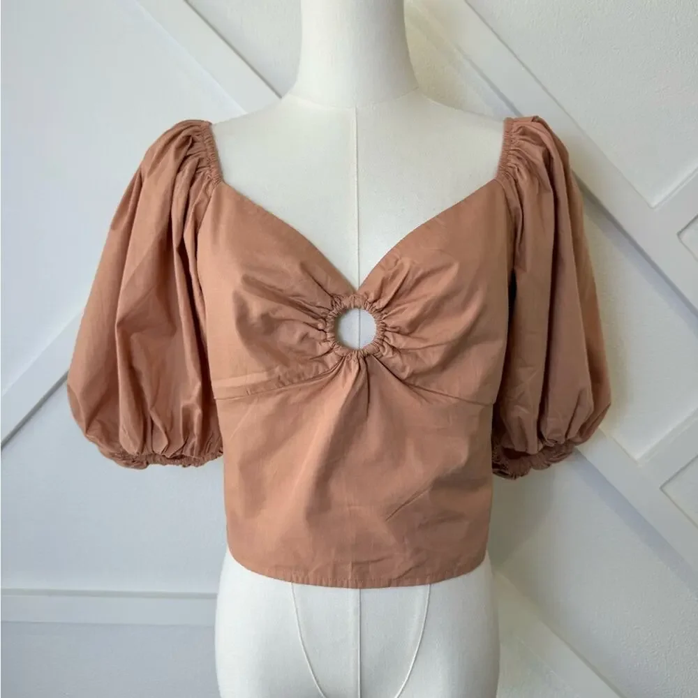 NWT Abercrombie & Fitch O-Ring Sweetheart Neck Puff Sleeve Crop Top Peach Sz Med